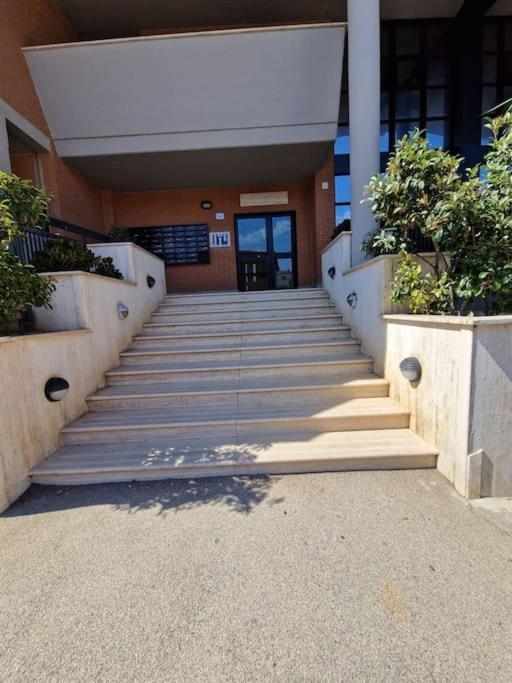 Terrazza A Nettuno E Chiesa Giubilare Santa Maria Goretti Exterior photo
